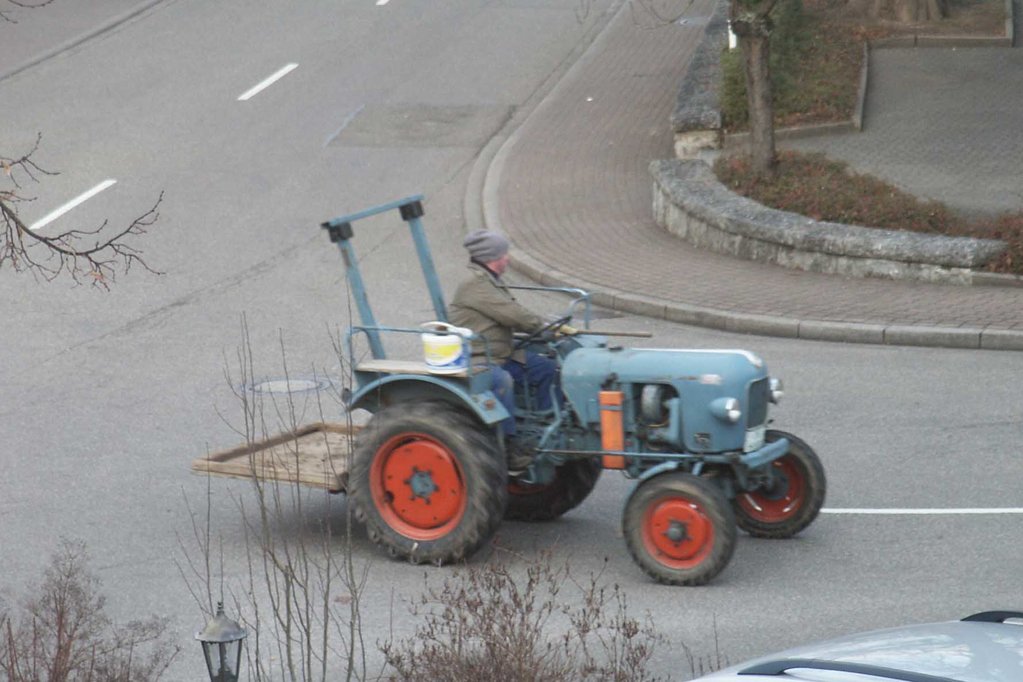 Tracteur Nesselried rec.jpg