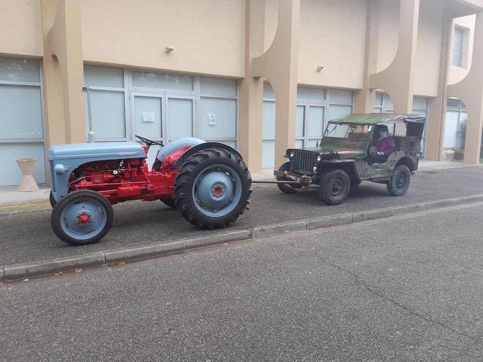 jeep et tracteur.jpg